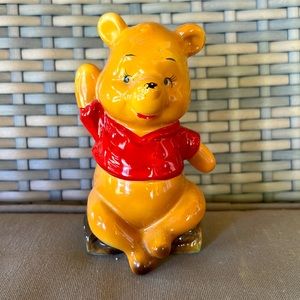 Winni the Pooh Disney Ceramic Figurine